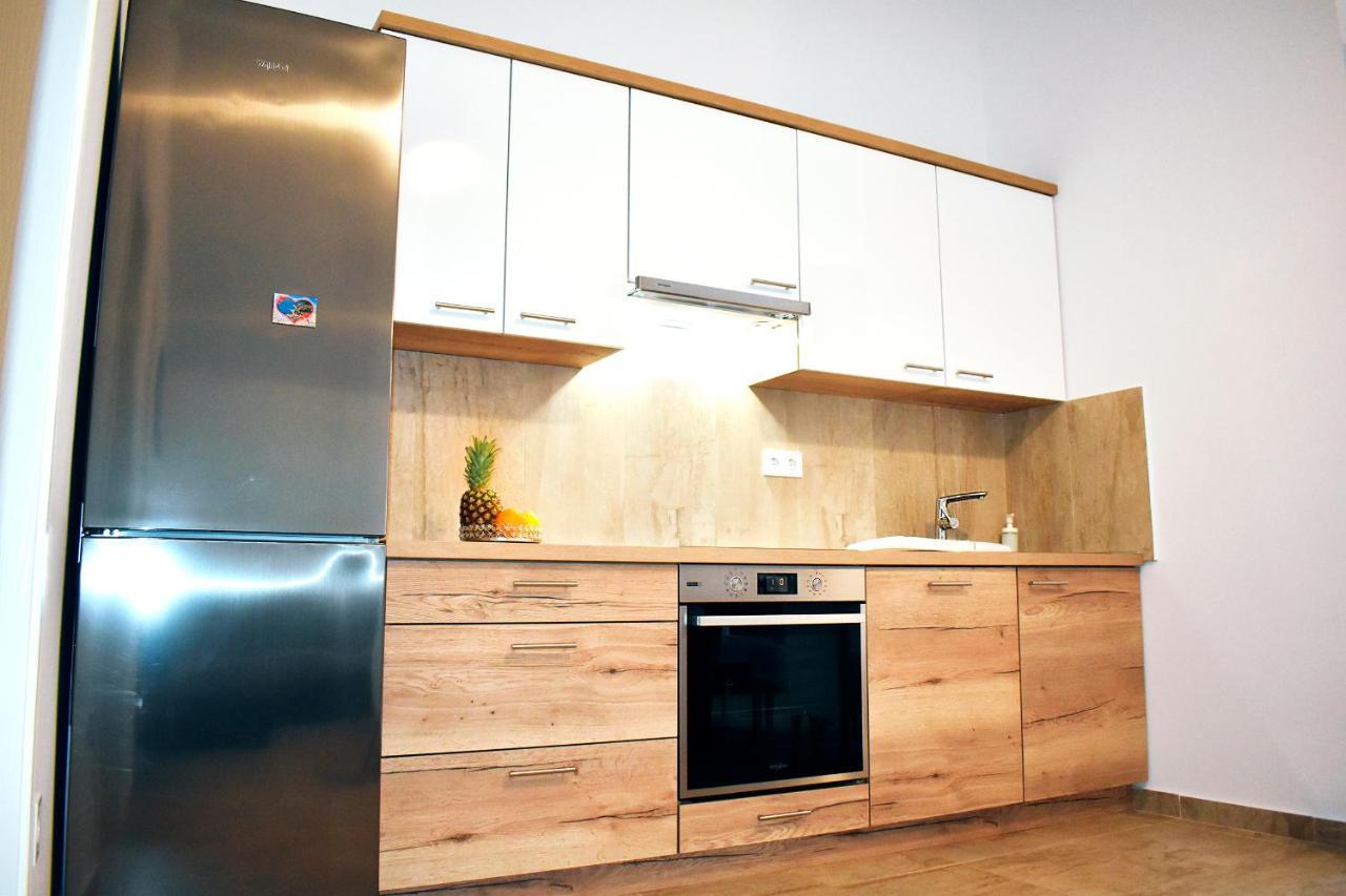 ורסי Apartmani Lovrencic מראה חיצוני תמונה